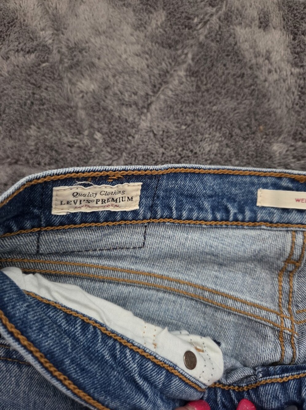 Levi's High-Rise Wedgie Straight Jeans in Blue Size 29x28 Casual Everyday - Picture 9 of 11